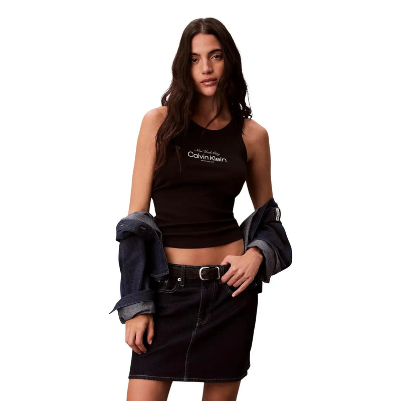 Noir Calvin Klein Jeans débardeur court sans manches pour femme top avec un col côtelé et un logo blanc détaillé