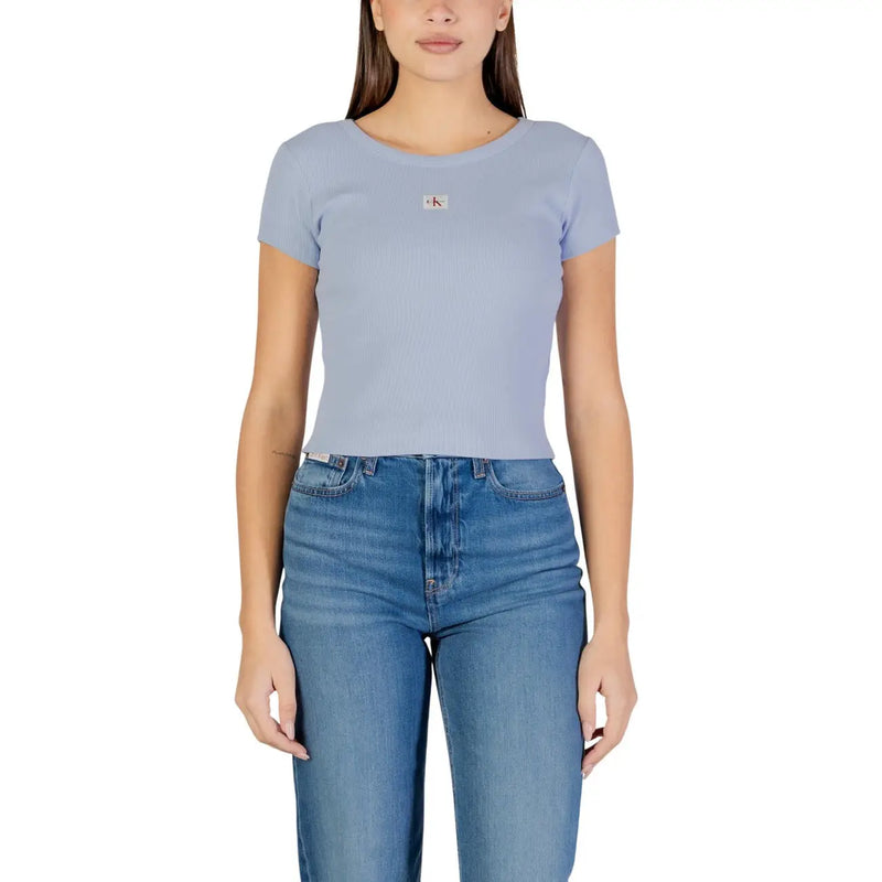 bleu clair à manches courtes Calvin Klein jeans crop top avec un discret écusson logo en coton pour femmes