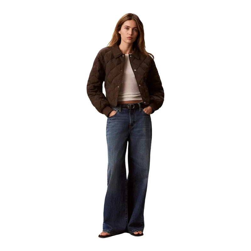 Veste matelassée en nylon marron pour femme par Calvin Klein Jeans avec un col classique et une fermeture à boutons