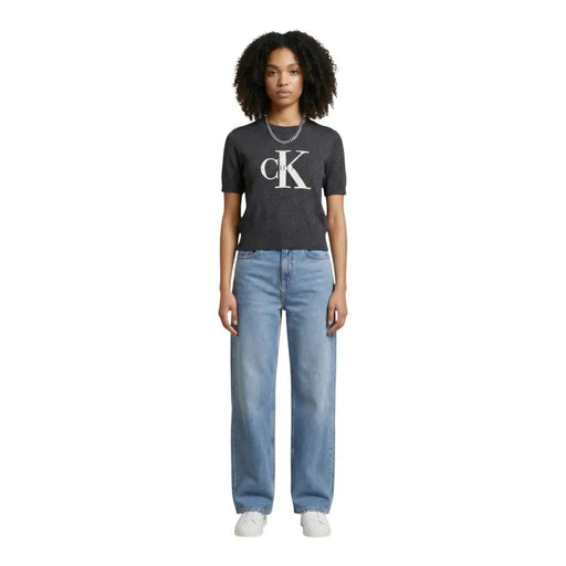 Calvin Klein t-shirt en coton gris à manches courtes pour femme top avec le logo CK blanc