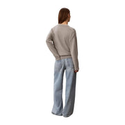 Calvin Klein Jeans Pull en maille de coton gris pour femme, avec finitions beiges, poignets et ourlet côtelés.
