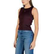 Jeans Calvin Klein femme sans manches top maille côtelée marron bordeaux foncé en coton et élasthanne avec logo brodé