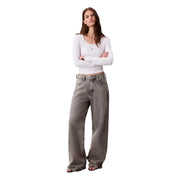 Jean en denim gris à jambes larges, effet délavé et coupe classique cinq poches, signé Calvin Klein Femme