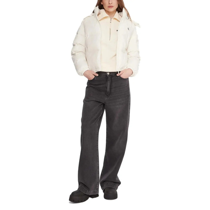 couleur crème Calvin Klein Jeans Doudoune blanche à capuche pour femme en nylon avec fermeture éclair et capuche