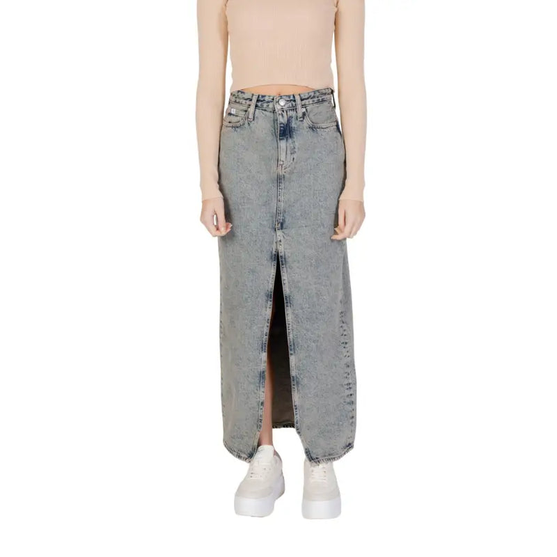 Calvin Klein Jeans women’s light gray high-waisted denim maxi skirt with front slit and five-pocket design 100% cotton