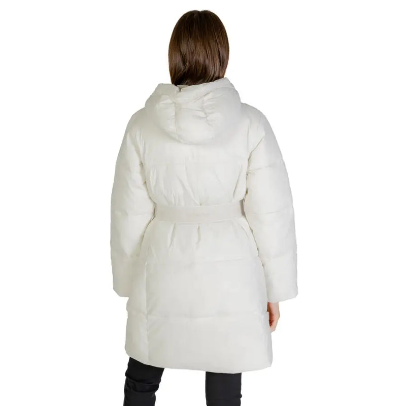Calvin Klein Jeans women’s white hooded puffer coat with belted waist and turtleneck design