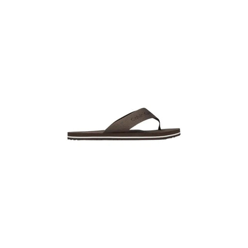 Calvin Klein Pantoufles pour hommes en polyester marron, modèle tongs marron foncé avec logo discret et bande blanche sur la semelle.
