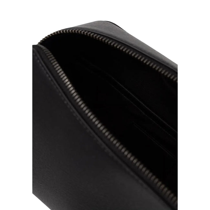 Calvin Klein Trousse de toilette pour homme en cuir noir avec logo et fermeture éclair élégante, idéale pour organiser vos essentiels de voyage.