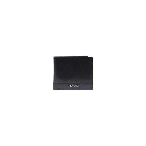 Portefeuille homme Calvin Klein en cuir noir, texture cuir perforé, logo minimaliste et poche zippée, taille W2