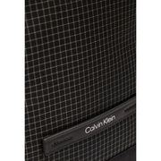 Calvin Klein Sac bandoulière homme en polyamide noir à motif quadrillé discret et design moderne et élégant, 20 x 36 x 5 cm