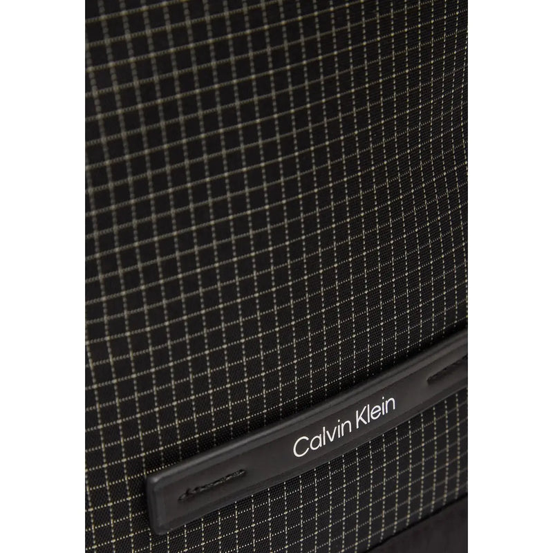 Calvin Klein Sac bandoulière homme en polyamide noir à motif quadrillé discret et design moderne et élégant, 20 x 36 x 5 cm
