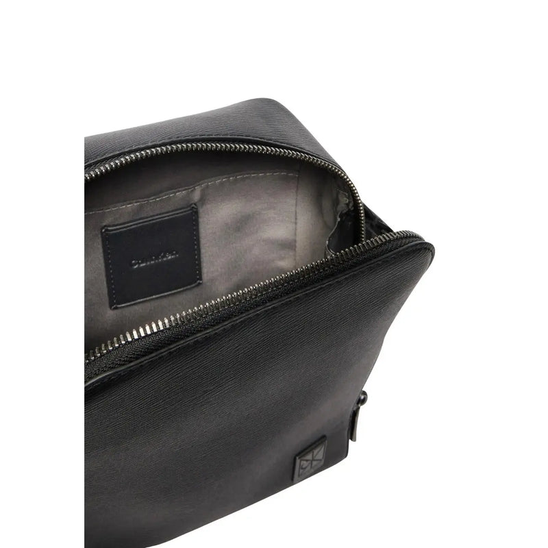 Trousse de toilette en cuir noir texturé avec fermeture éclair argentée et écusson de marque dans le style de Calvin Klein sac bandoulière homme