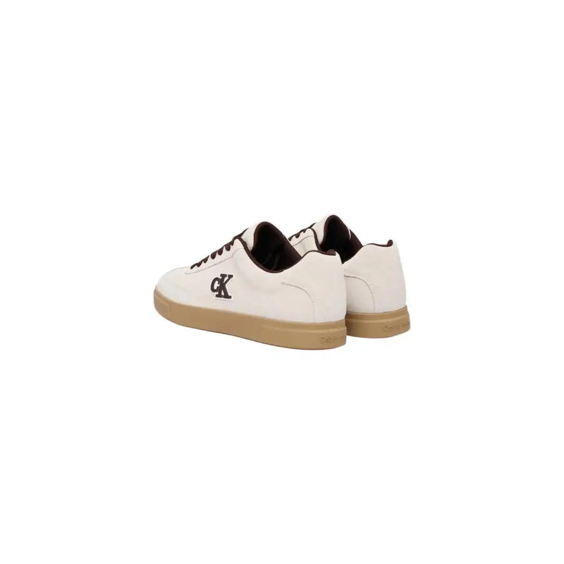 Calvin Klein Baskets sport pour homme en daim blanc, toile crème, lacets noirs, semelle beige et logo CK sur le côté
