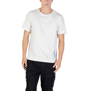 Calvin Klein Sport T-shirt homme gris en mélange de coton avec tissu blanc et logo bleu discret sur la manche gauche