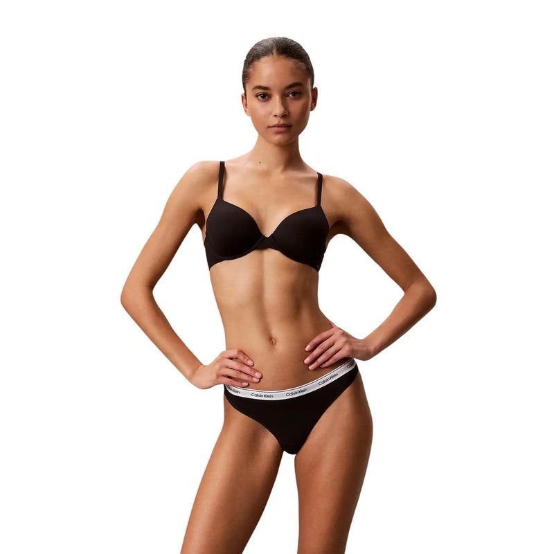 Lot de 3 strings Calvin Klein en coton noir avec ceinture blanche et logo de la marque