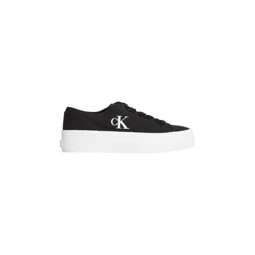 Calvin Klein Baskets basses noires en coton biologique pour femmestop avec une semelle plateforme blanche et un logo CK blanc contrastant sur le côté