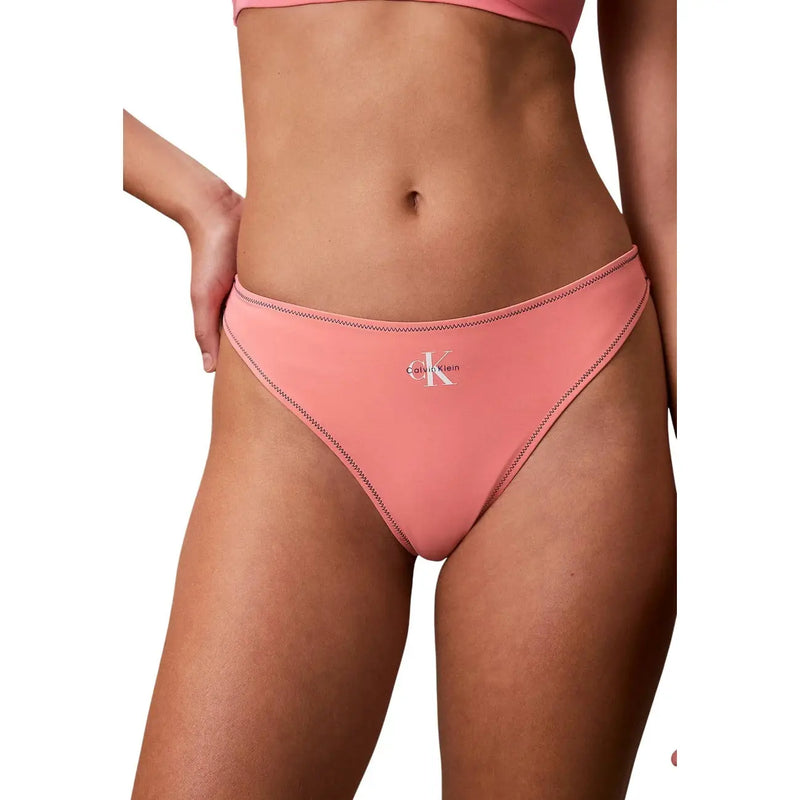Sous-vêtements Calvin Klein pour femme, string blanc en polyester avec bas de bikini rose, bordures cousues et logo brodé