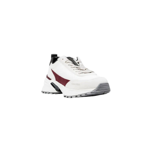 Calvin Klein Baskets épaisses en daim blanc pour femme avec des accents bordeaux et noirs pour une tenue décontractée