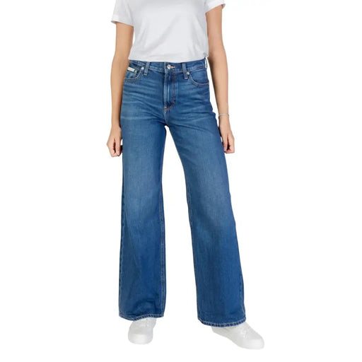 Calvin Klein jean bleu taille haute à jambes larges pour femme