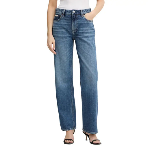 Calvin Klein Jean en denim bleu clair pour femme, coupe droite, cinq poches