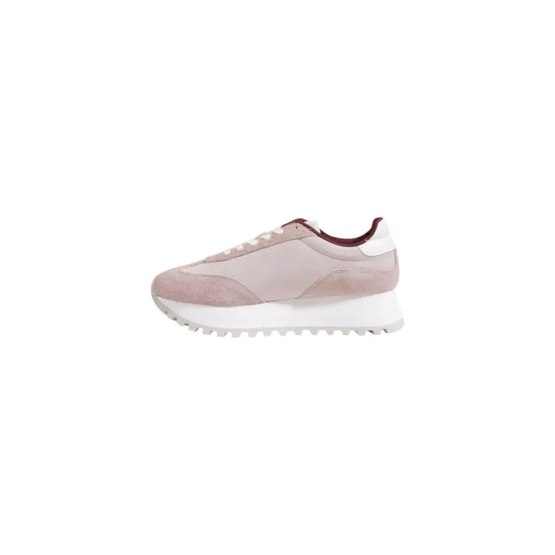 Calvin Klein women’s lilac leather sneakers in blush pink suede with white rubber sole and maroon lace accents
