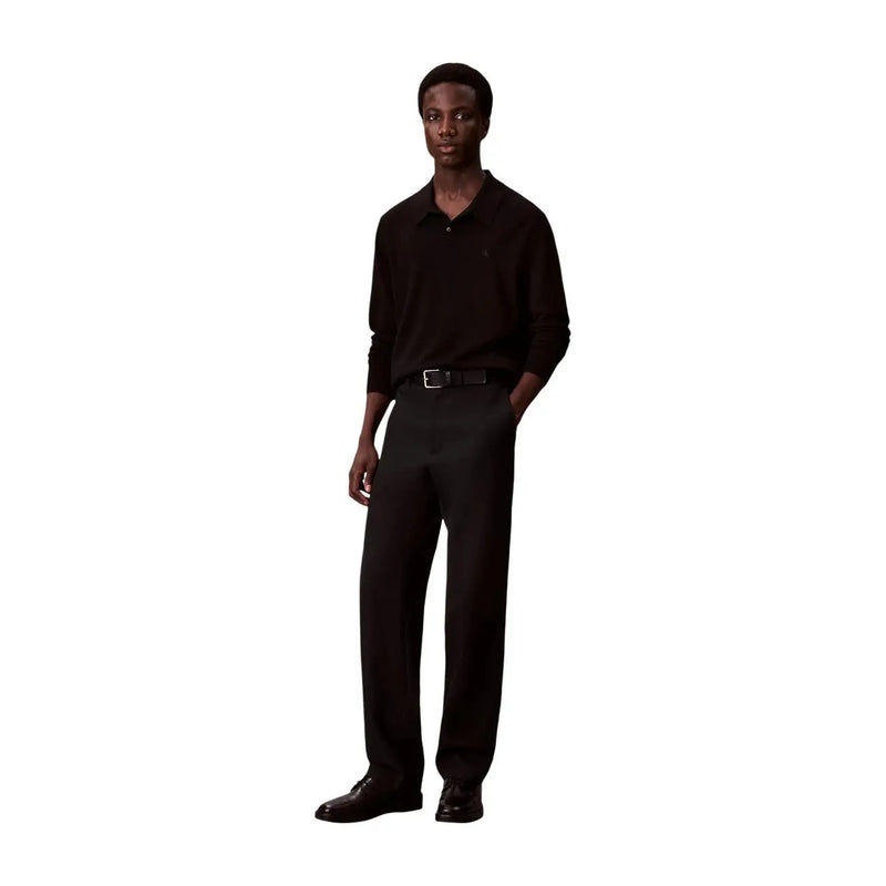 Calvin Klein Pull en laine noire pour homme avec logo brodé discret sur la poitrine, vue de face