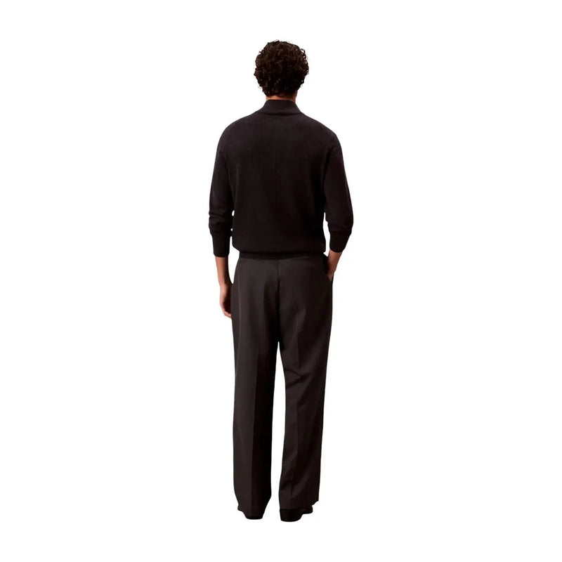 Calvin Klein Pull à col roulé en laine noire pour homme, coupe ajustée, vue de face