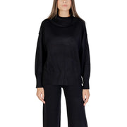 Pull à col roulé Choral pour femme, en maille noire, avec finitions côtelées au col, aux poignets et à l'ourlet.
