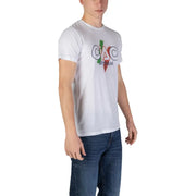 T-shirt homme en coton blanc à col rond orné du logo coloré de la marque Ciao Sportswear, avec des rayures verticales vertes, blanches et rouges.