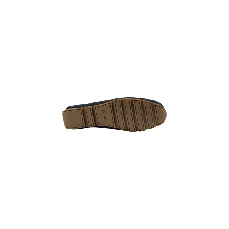 Mocassin Clarks pour homme en daim bleu avec tige bleu foncé et semelle en caoutchouc marron à rainures verticales