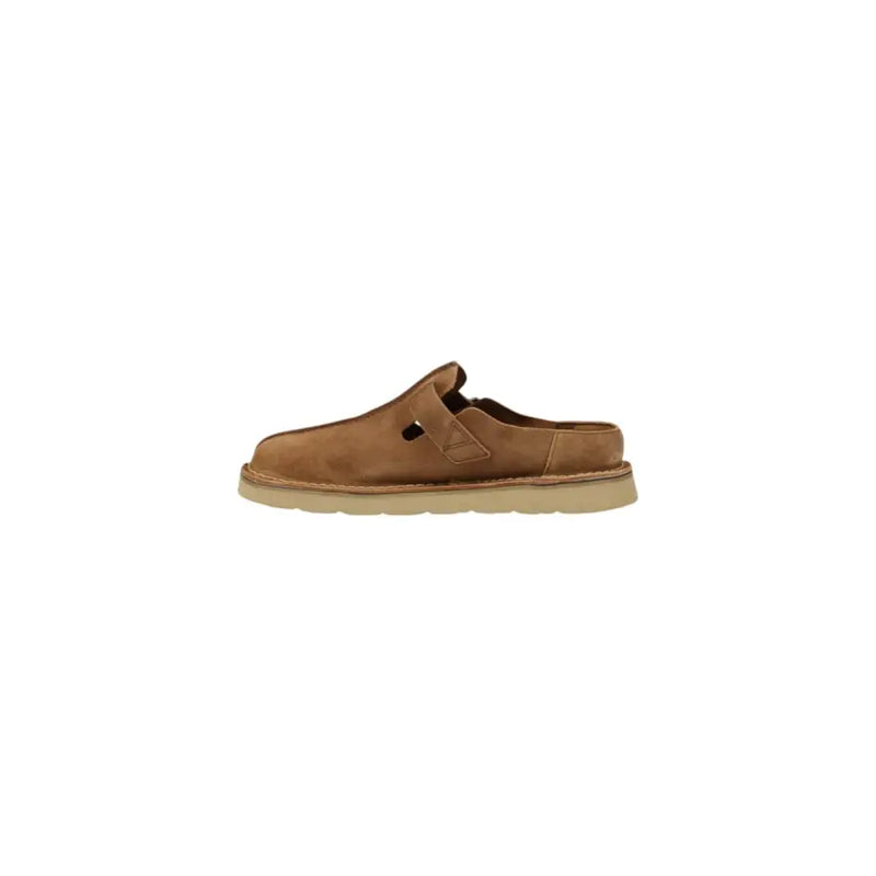 Pantoufles Clarks pour homme, mocassins en daim beige, à enfiler, avec une simple bride et une semelle en caoutchouc beige, pointure 44.