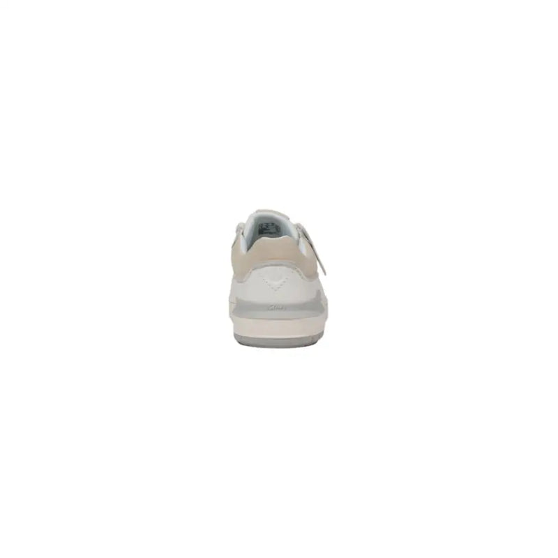 Baskets Clarks pour homme en cuir blanc avec détails beiges et fermeture à scratch élégante sur semelle en caoutchouc, modèle 26181325