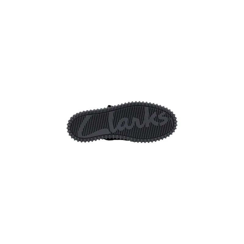 Semelle en caoutchouc noir avec semelle crantée et logo Clarks en relief sur bottines Clarks pour homme en daim noir à lacets, collection printemps-été