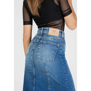 Blue denim high-waisted skirt with back pocket and belt loop detail from Colcci women fall winter collection