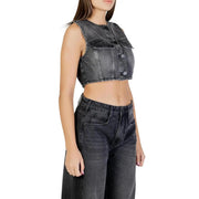 Veste courte sans manches en denim noir avec fermeture boutonnée et poches avant de la marque Colcci pour femmes top collection