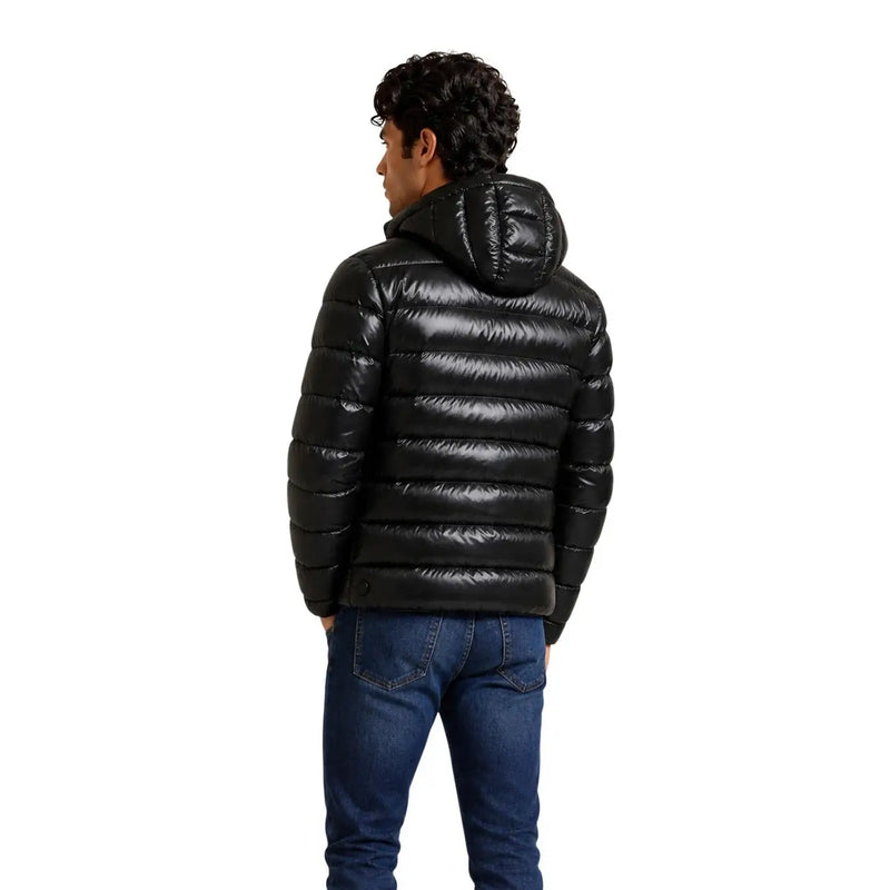 Doudoune Colmar Originals pour homme, noire, avec extérieur matelassé brillant et capuche intégrée (vue de face)