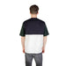 Color-blocked short-sleeve T-shirt with logo showcasing modern casual style