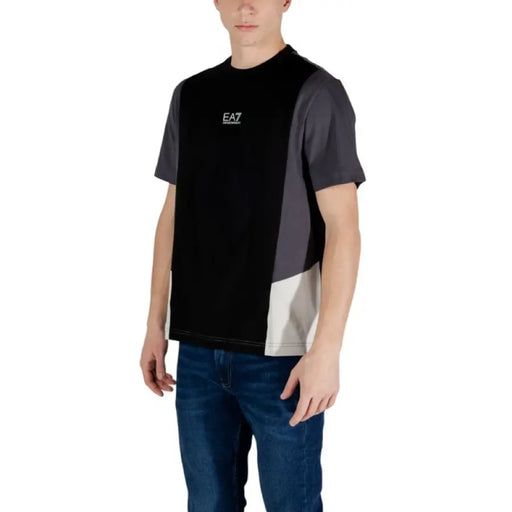 Color-blocked short-sleeve T-shirt for men displayed in a product image