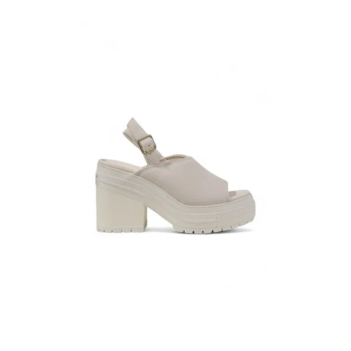 Converse Sandales en cuir beige pour femme, modèle Chuck 70 à plateforme couleur crème, talon bloc épais et bride de cheville ajustable.