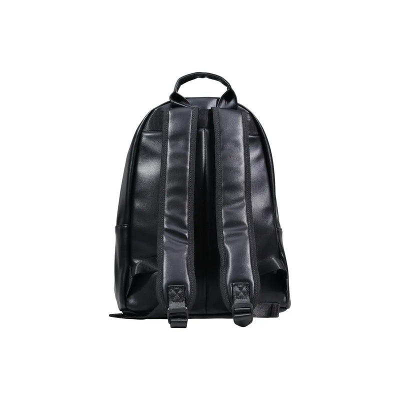 Sac à dos pour homme County of Milan en similicuir imprimé noir avec bretelles réglables et top poignée vue de l'arrière