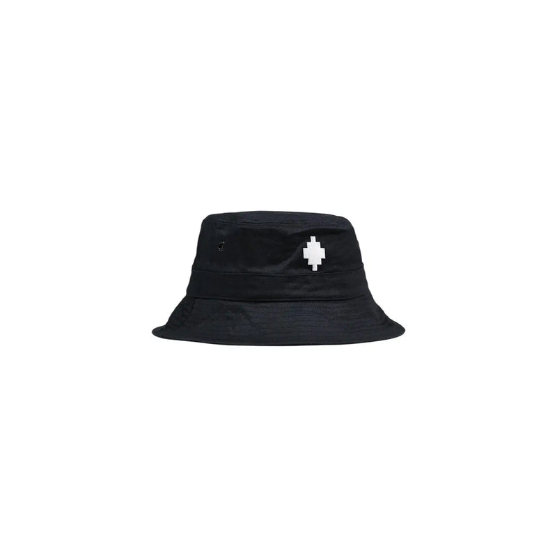 Bob en coton noir de la marque County of Milan orné d'un logo en forme de losange blanc pixélisé, accessoire idéal pour le printemps-été