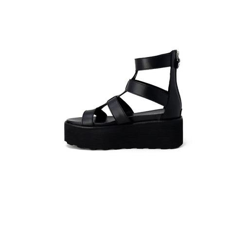 Sandale compensée en cuir noir avec brides croisées multiples et fermeture éclair, collection Cult Women