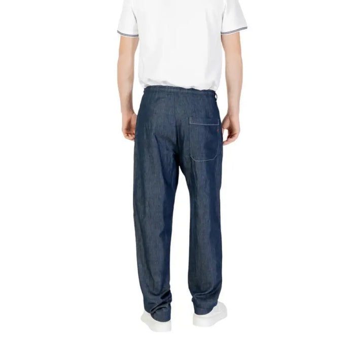 Dark blue denim pants with drawstring waist for men’s casual wear