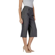 Dark gray knee-length culottes with pleats from Vero Moda Grey Womens Trousers collection