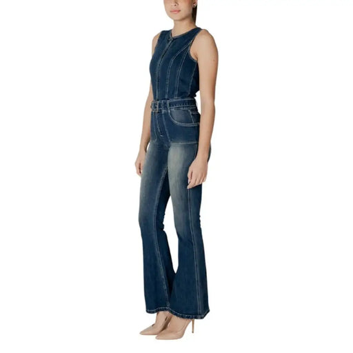 Denim sleeveless jumpsuit with belt and flared legs for a stylish look