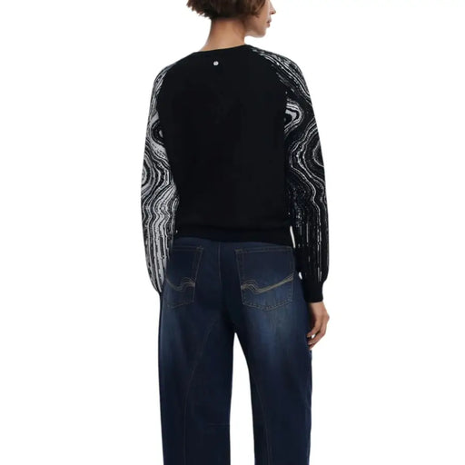 Pull Desigual noir à manches longues pour femme avec motifs de manches à paillettes argentées