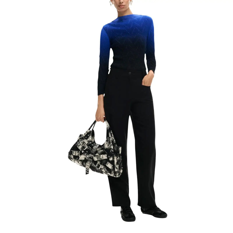 Pantalon Desigual pour femme en viscose noire avec poches, assorti à un sac bandoulière à motifs noirs et blancs orné de boucles de ceinture superposées.