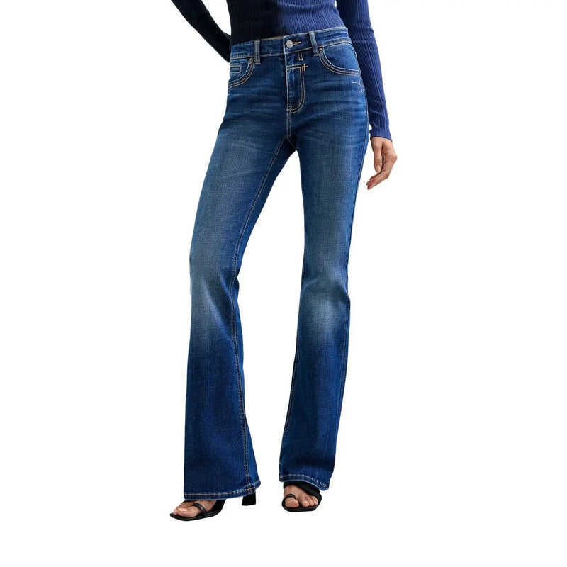 Jean Lindsay en denim de coton bleu Desigual pour femme, avec taille haute classique et délavage subtil pour un effet usé.