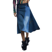 Jupe midi en denim patchwork bleu coton Desigual pour femme, avec fermeture éclair, poches, ourlet brut et coutures asymétriques.
