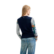 Pull Desigual pour femme, en maille bleue à fleurs, rayée multicolore bleu marine, manches longues et motif graphique sur les manches.